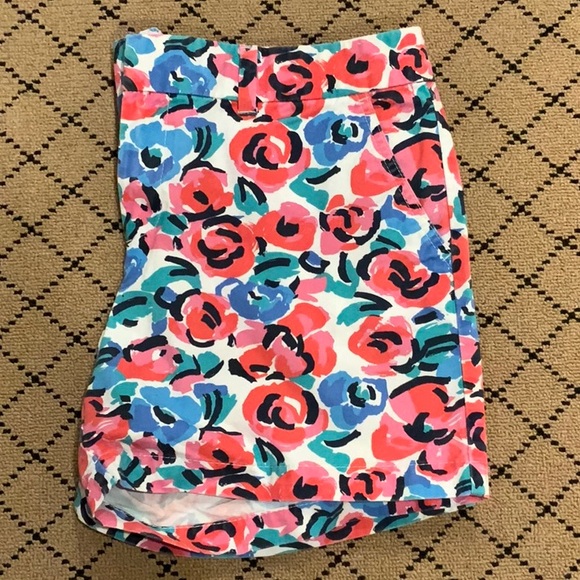 Tommy Hilfiger Women’s Floral Shorts - Picture 2 of 4